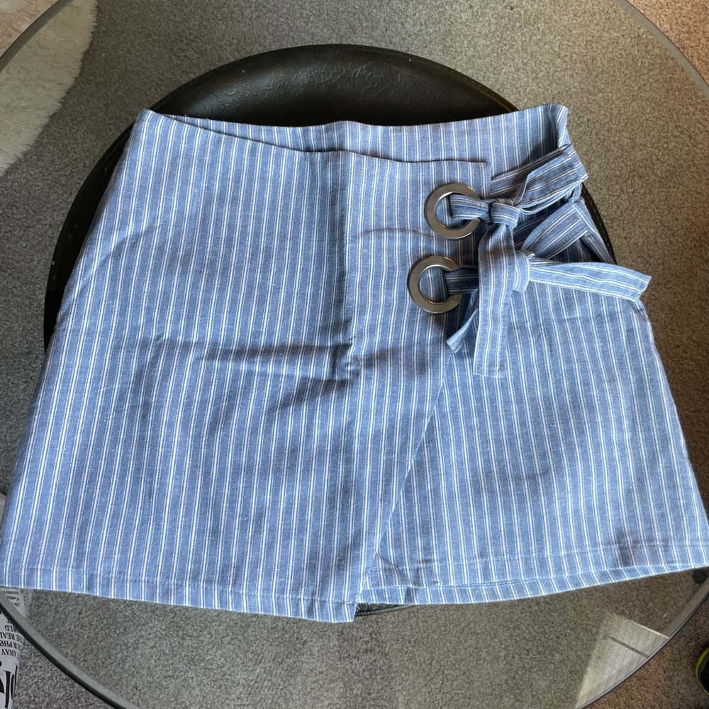 Cute blue and white skirt!